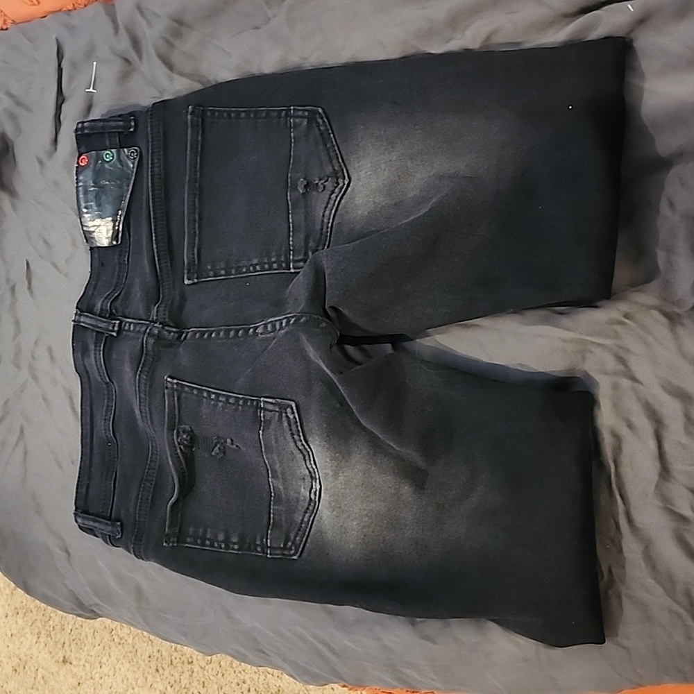 Designs Clothing 75% cotton size 32